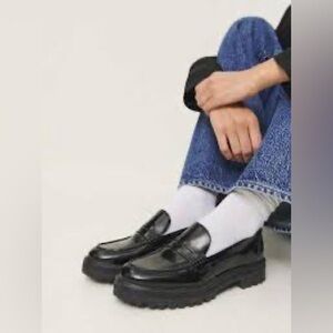 NEVER WORN REFORMATION AGATHEA CHUNKY LOAFERS SIZE 9